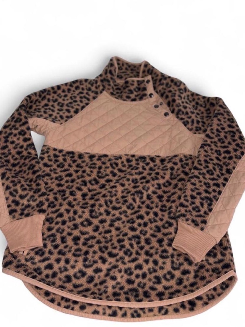 Abercrombie & Fitch women’s Quilted fleece Leopard Print Pullover size Medium